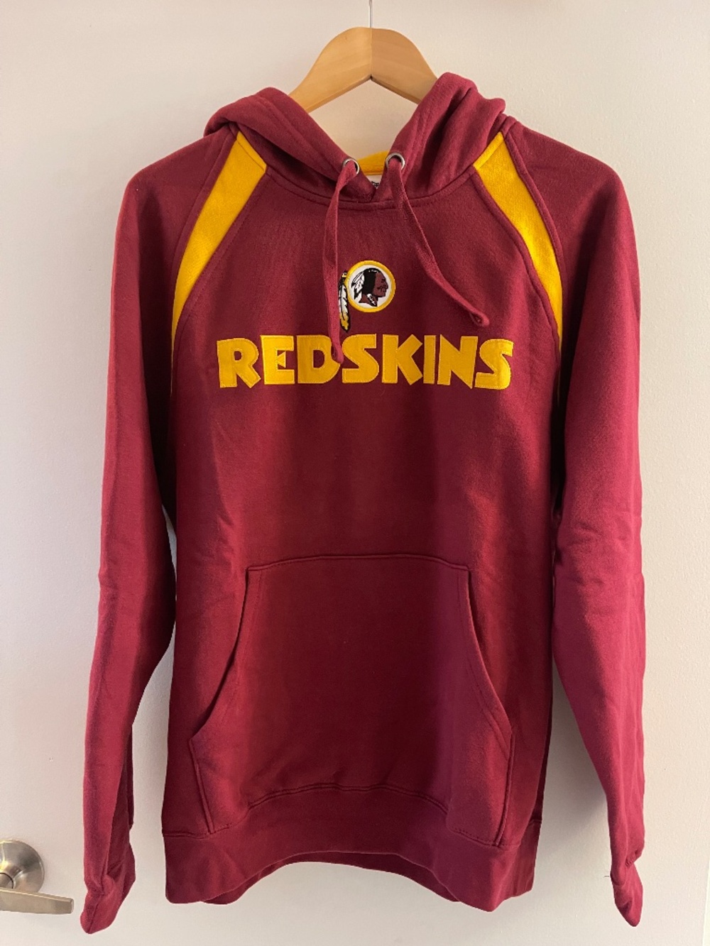 Ladies Washington Redskins Hoodie (Medium)